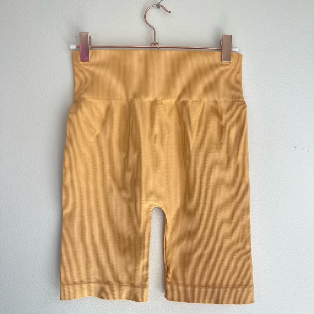 Avocado sunshine yellow ribbed biker shorts
